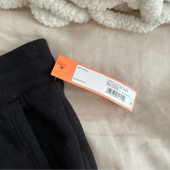 NWT Women's Fleece Lounge Shorts in Black - Colsie, Target - Picture 5 of 7